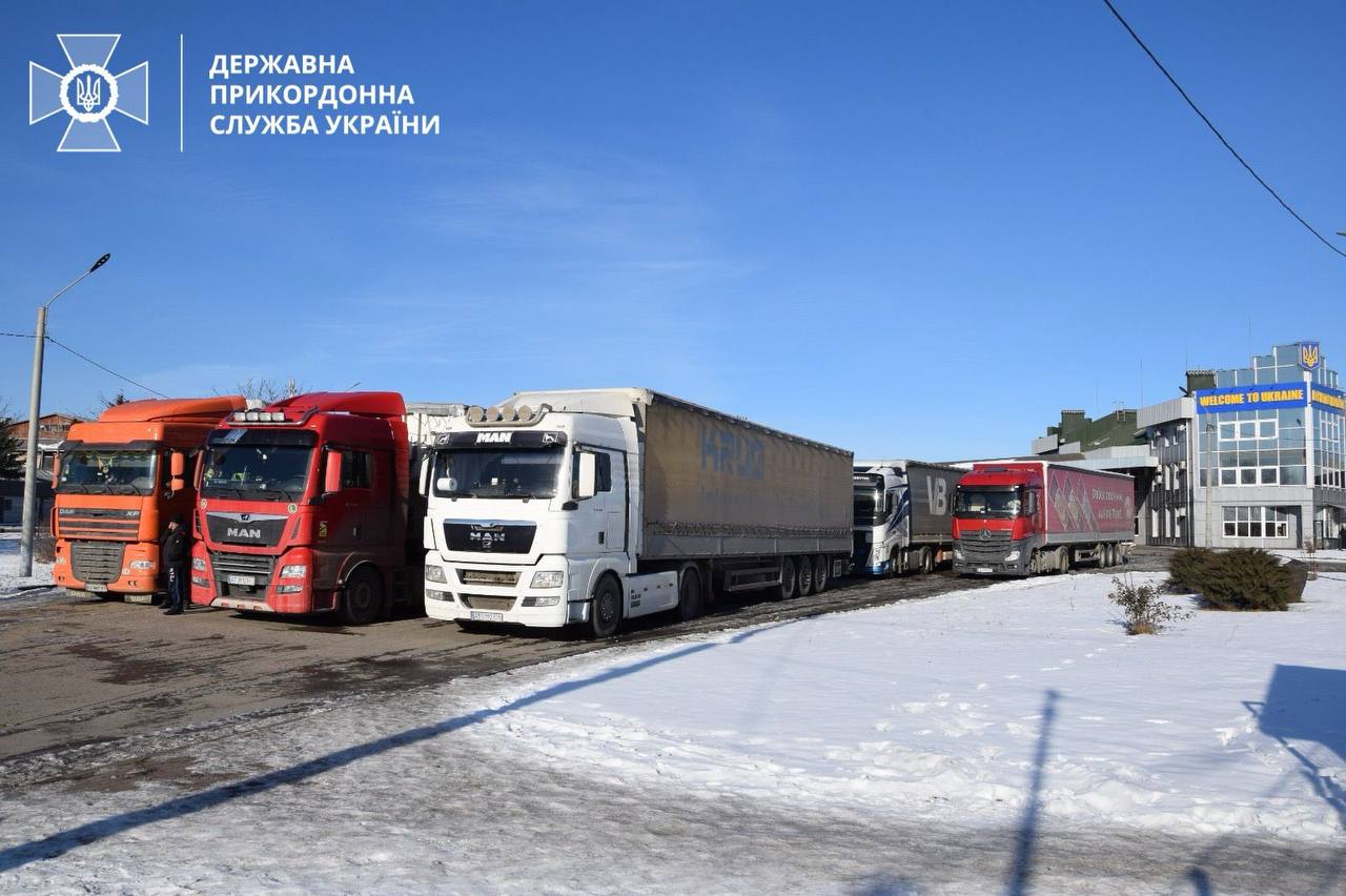 Движение грузовиков в пункте пропуска ”Порубное” на границе с Румынией разблокировано — фото