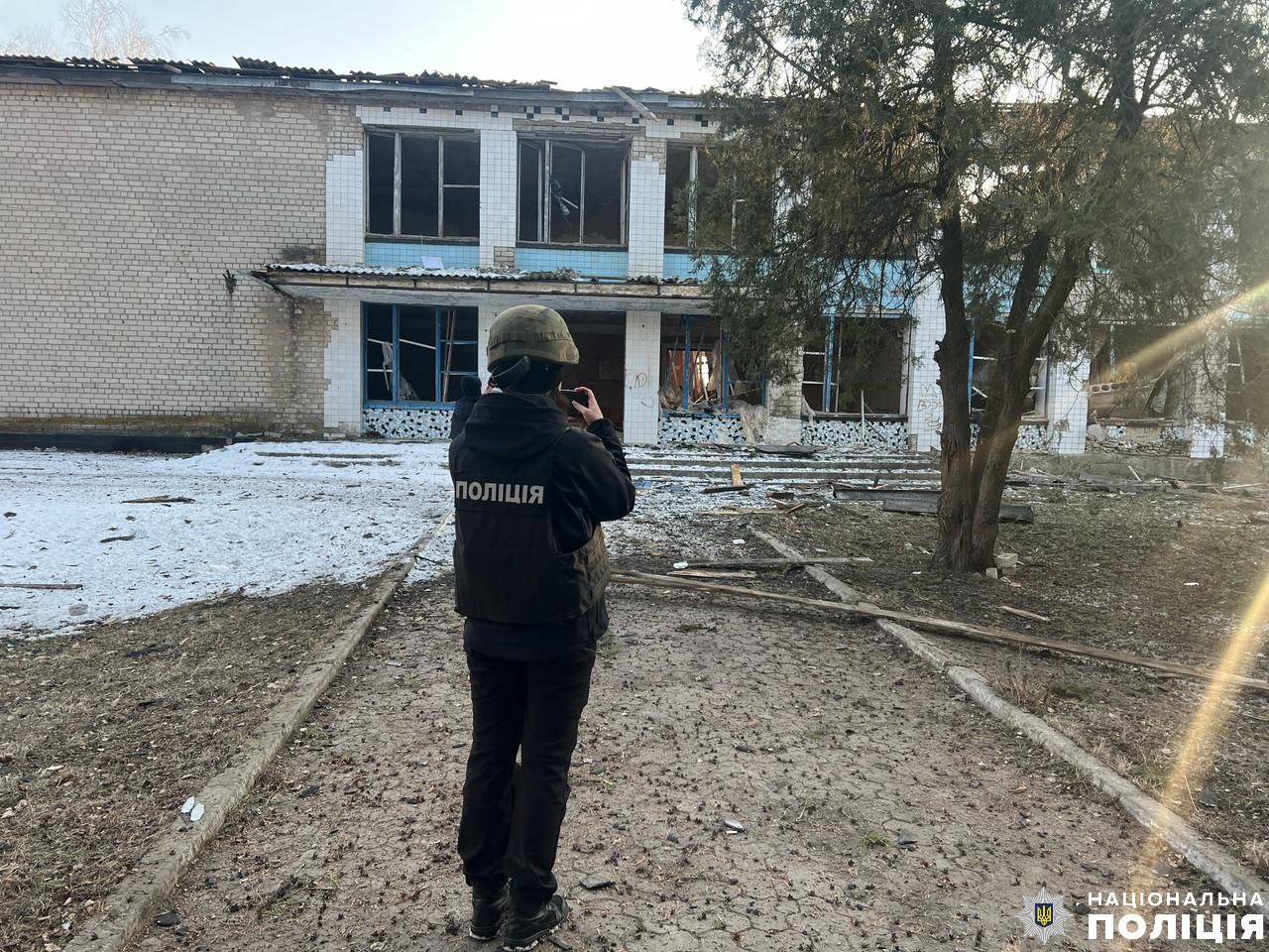 Повреждены 13 домов и детский садик, ранены три человека: россияне обстреляли Днепропетровскую область — фото 2