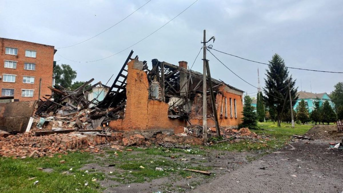 Російські загарбники вдарили безпілотниками по Білопіллю на Сумщині — фото