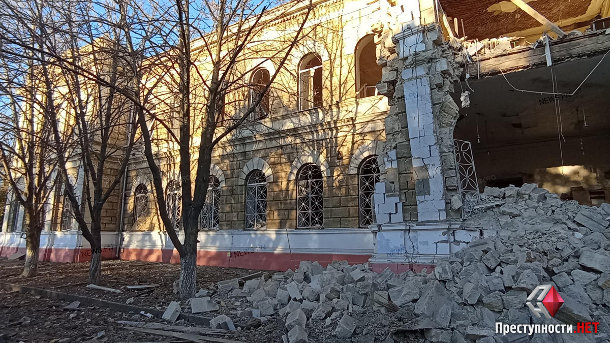 Россия нанесла ракетный удар по центру Николаева: разрушена школа, есть жертва — фото 4