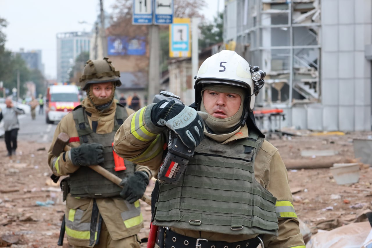 Удар по жилому дому в Харькове: спасатели завершили работы — фото 4