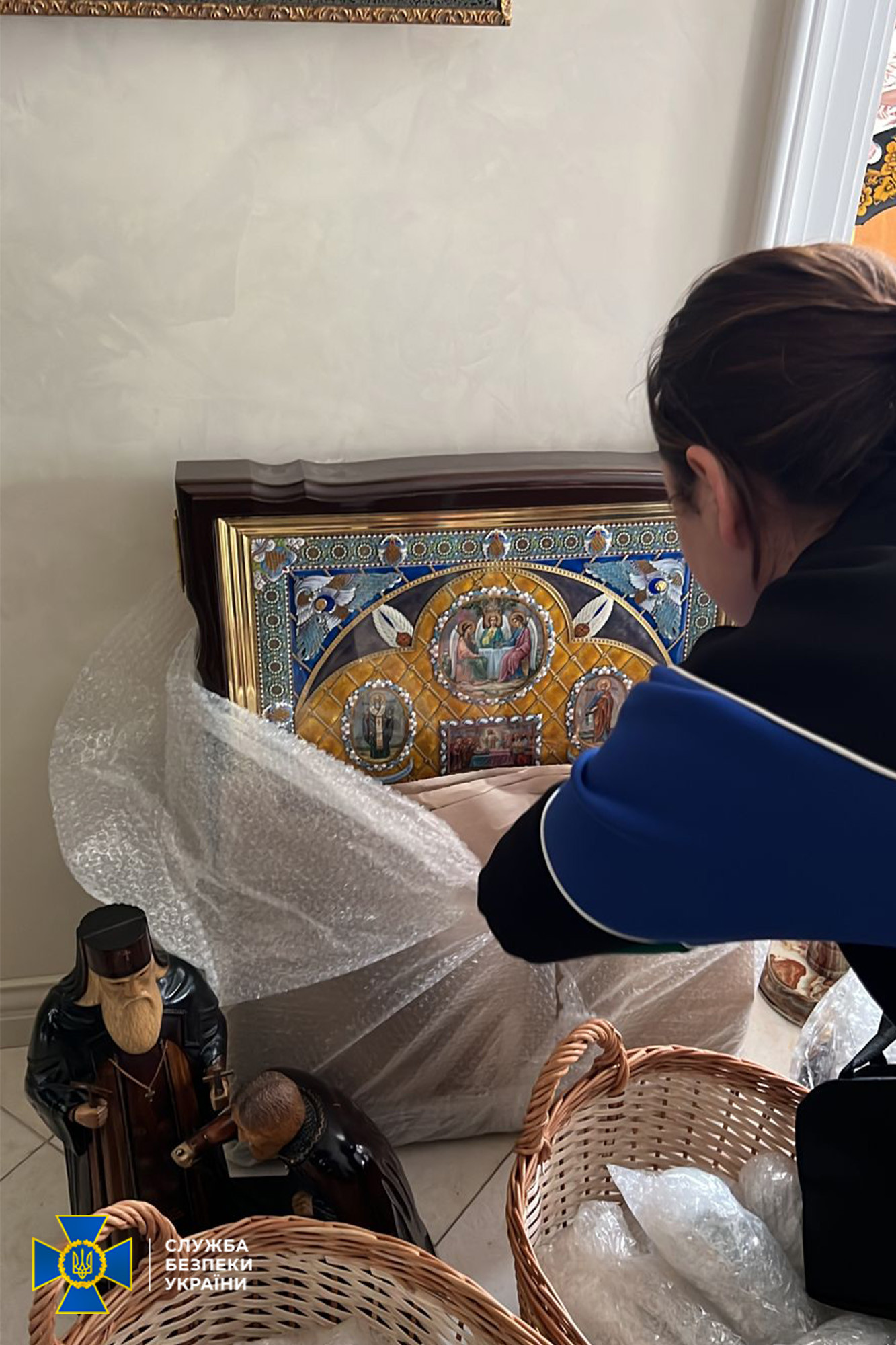 СБУ показала кадры обысков в доме митрополита Павла — фото