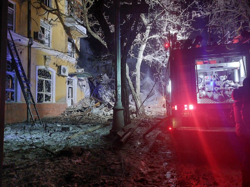 Ракетный удар по Краматорску: спасатели показали фото с места трагедии — фото