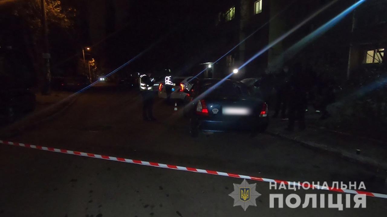 В Одессе задержали троих иностранцев, обворовавших автомобиль  — фото 2