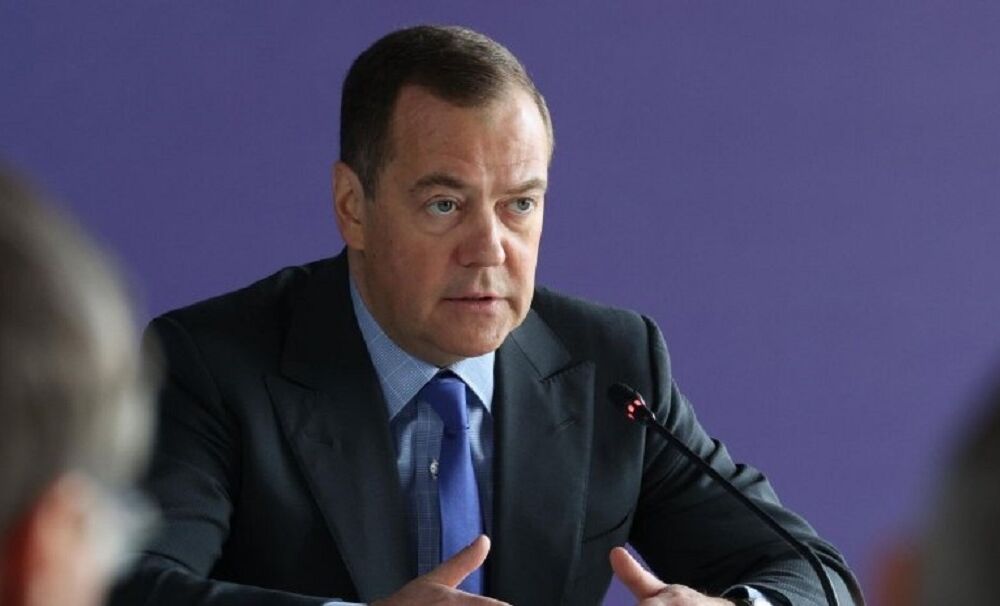  ”Уже нечего стесняться”: Медведев призвал ударить по украинских АЭС и европейских ядерных объектах