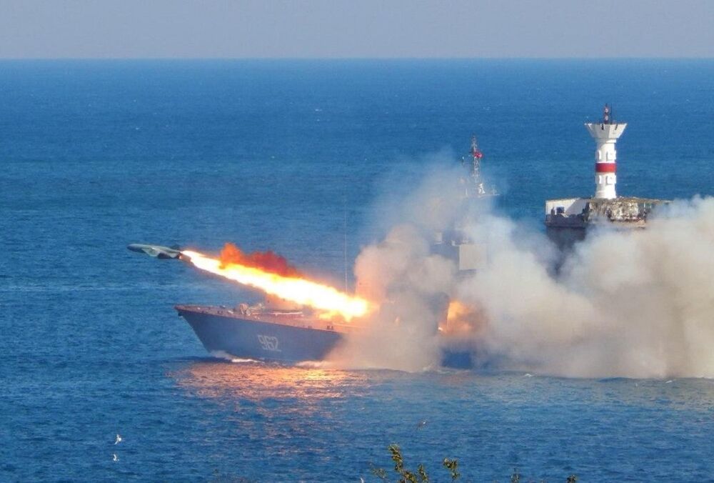 Росія прибрала свої ракетоносії з Чорного та Азовського морів Росія прибрала свої ракетоносії з Чорного та Азовського морів