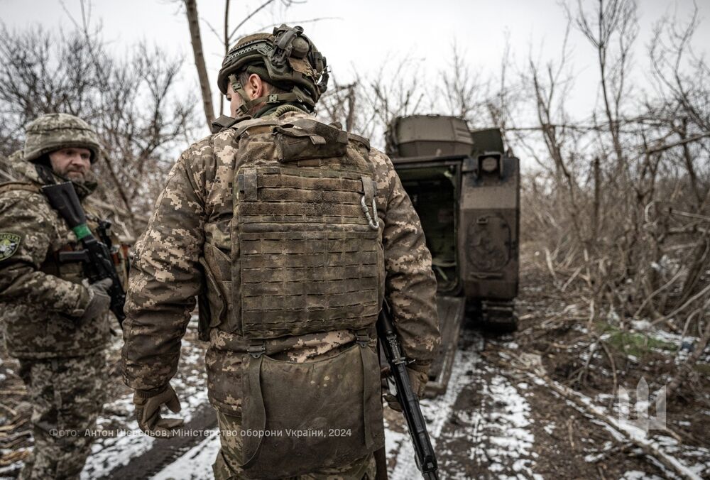 В Сухопутных войсках прокомментировали ”охоту” на мужчин для вручения повесток