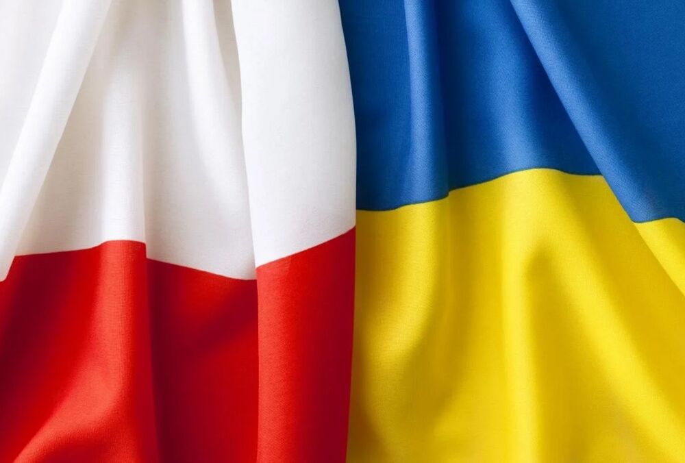 Українці почали масово виїжджати з Польщі: місцеві підприємці б'ють на сполох