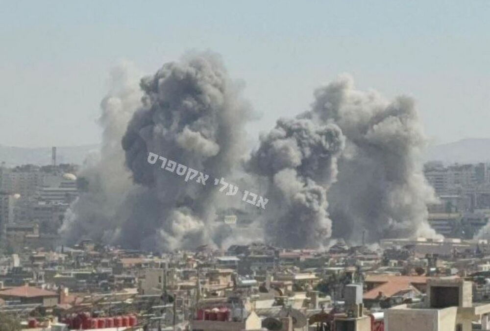 Ізраїль завдав ще одного удару по Генштабу армії Сирії у Дамаску: кадри