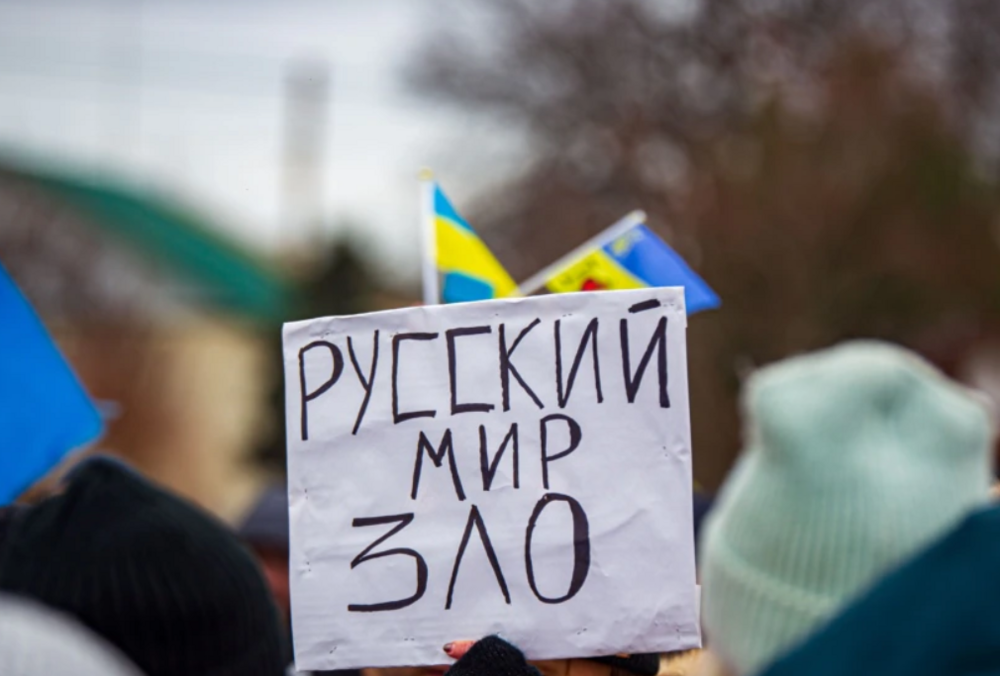 В Херсоне оккупанты пересели в бронемашины и ездят с охраной 