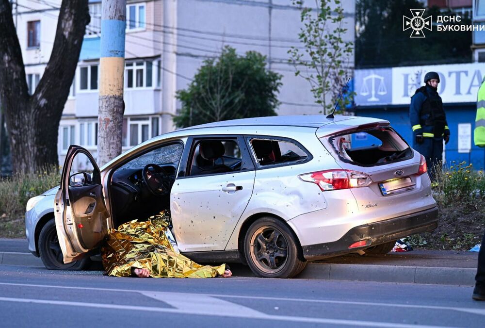 В Черновцах погибли 26-летняя заведующая аптекой и чиновник