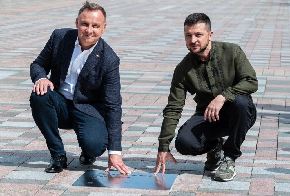 В ближайшее время Дуда хочет встретиться с Зеленским и обсудить зерновой кризис 