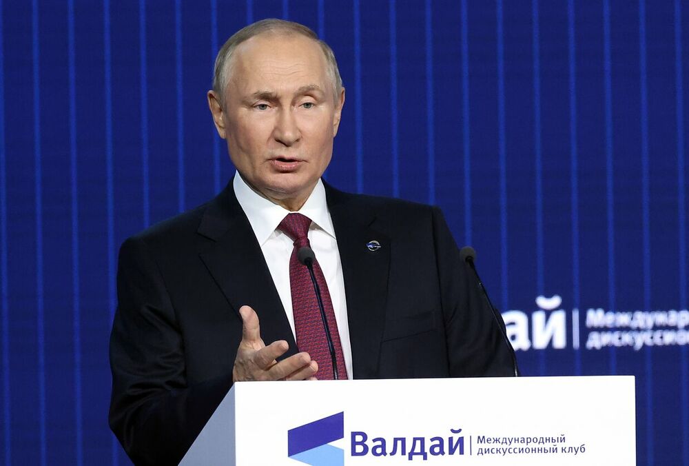 Путин в разговоре с Шольцем признал ракетные удары по Украине местью за Крымский мост Путин в разговоре с Шольцем признал ракетные удары по Украине местью за Крымский мост