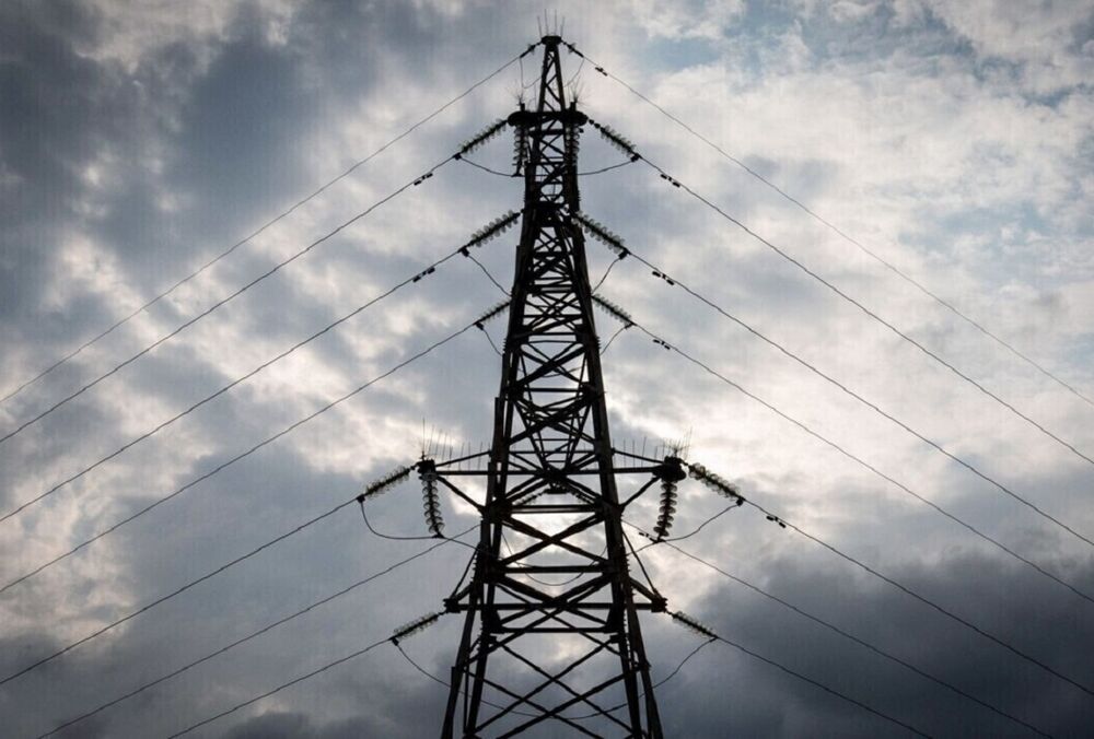 Японія передала Україні два потужні трансформатори