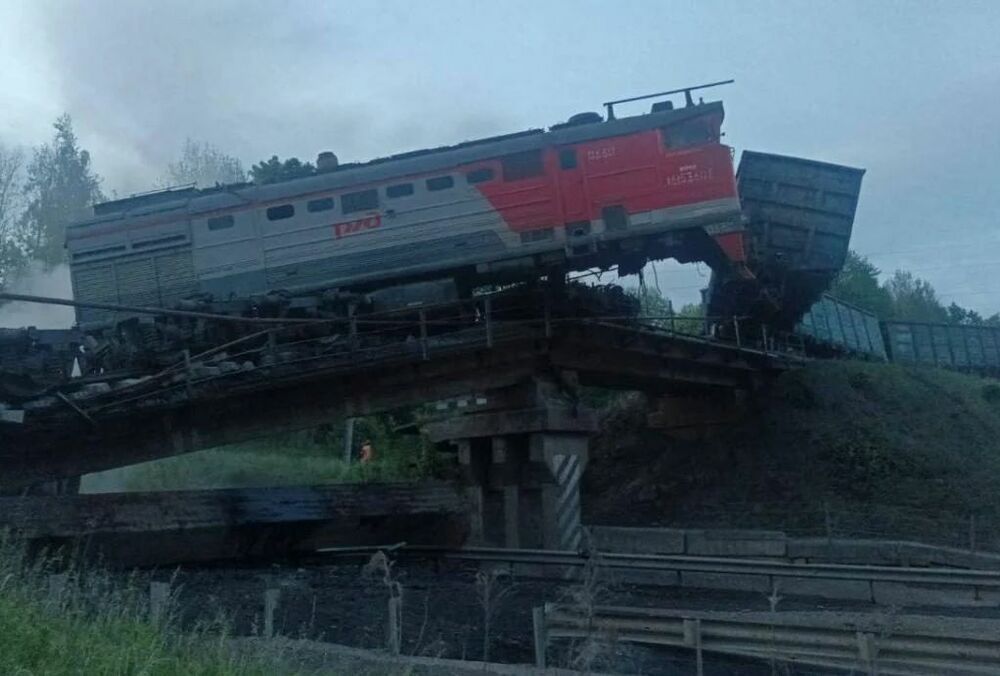 В России обрушились два моста: россияне заявили о подрыве