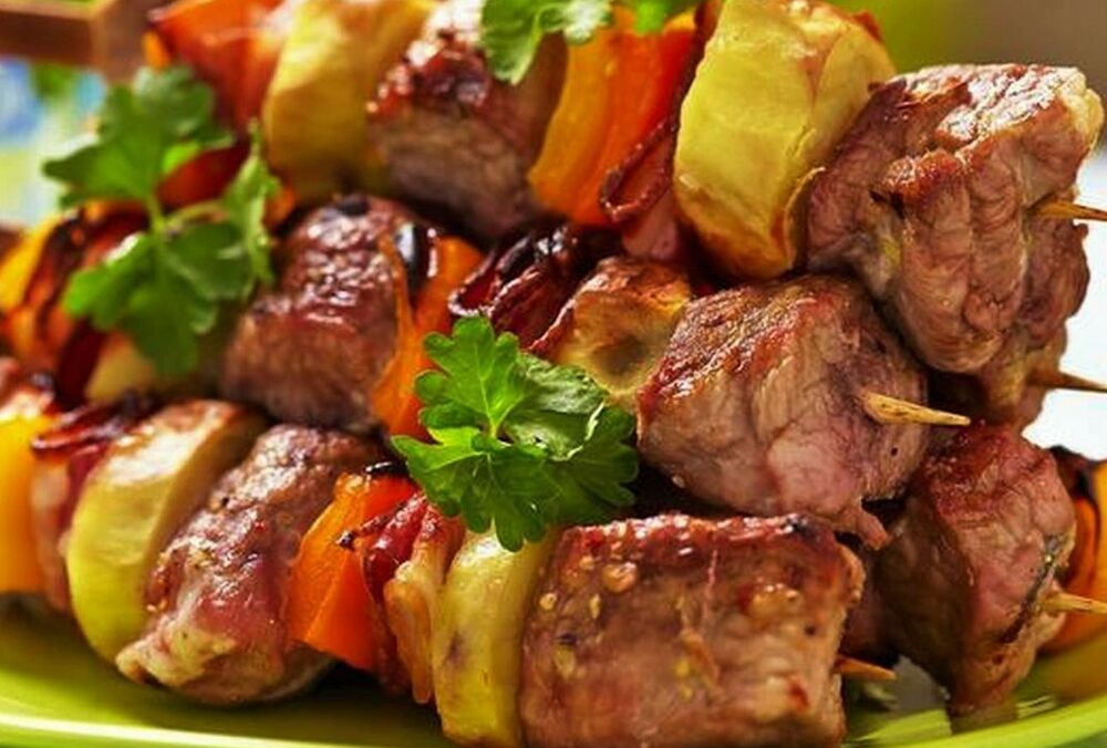 Майские выходные: как бороться с перееданиями на праздники Майские выходные: как бороться с перееданиями на праздники