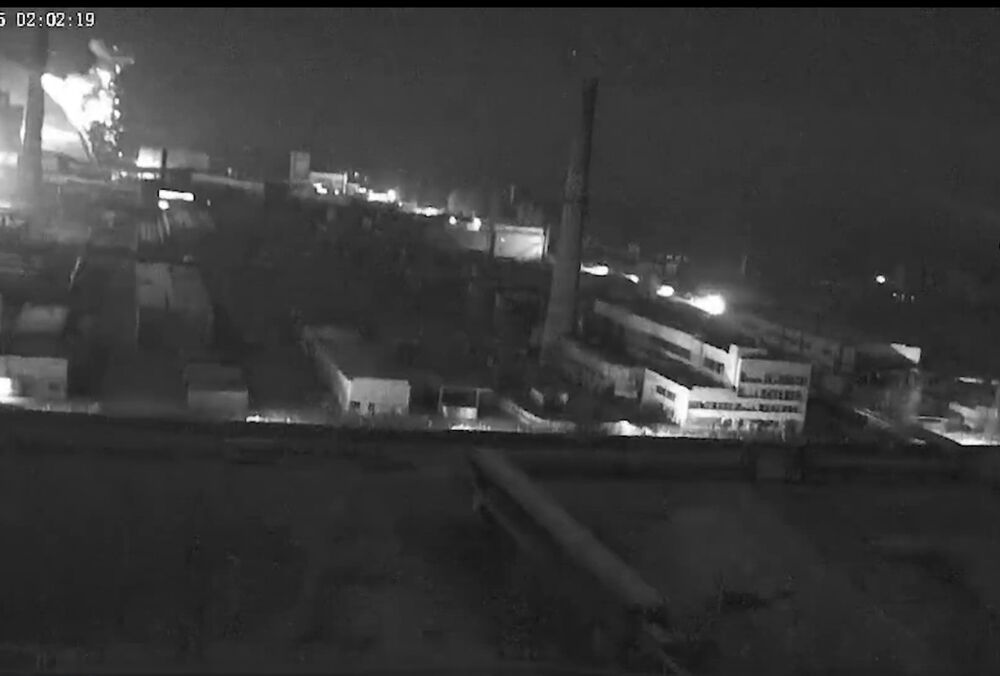 Росіяни завдали удару по укриттю зруйнованого 4-го енергоблоку ЧАЕС дроном з фугасною бойовою частиною Росіяни завдали удару по укриттю зруйнованого 4-го енергоблоку ЧАЕС дроном з фугасною бойовою частиною