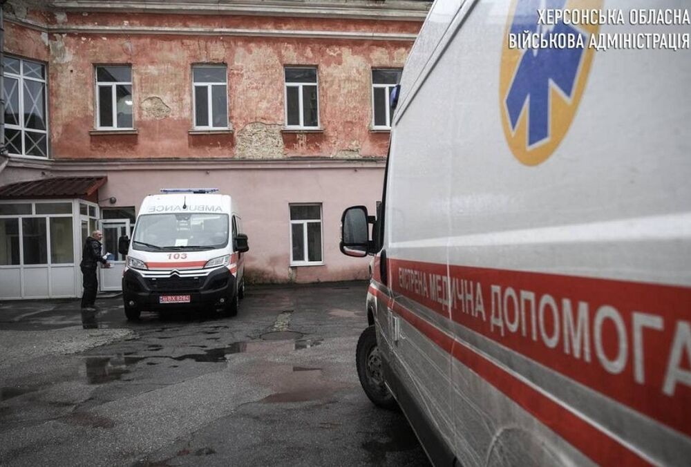 Оккупанты опять обстреляли больницу в Херсоне 