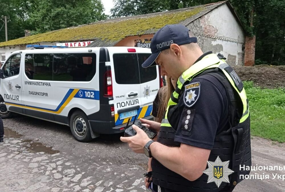 Чоловік, якого розшукували за подвійне вбивство пенсіонерів, застрелився під час переговорів зі спецназом