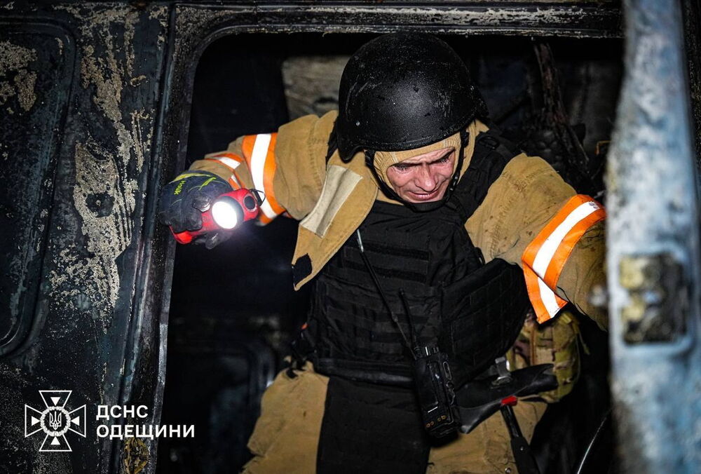 В Одессе из-за обстрела повреждена тренировочная база ФК ”Черноморец” (фото)