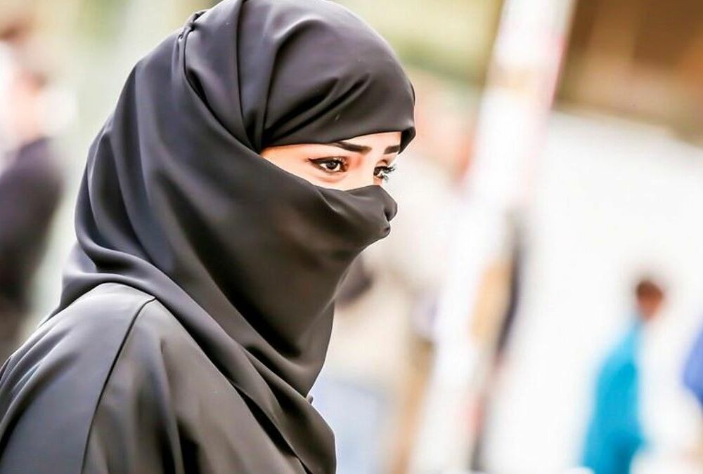 Влада Ірану заборонила жінкам зніматися у рекламі