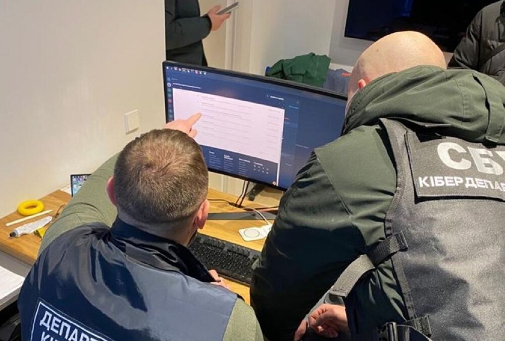 Украинские хакеры обокрали иностранцев на более 1 млн. долл.