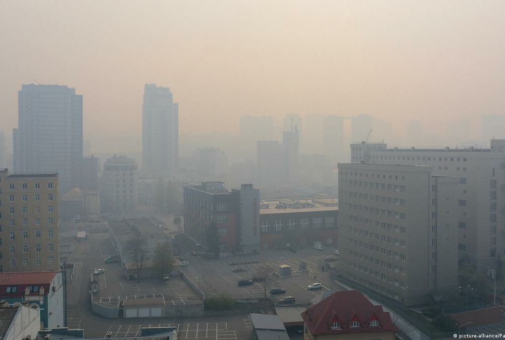 Киев затягивает дымом: в КГГА дали советы горожанам
