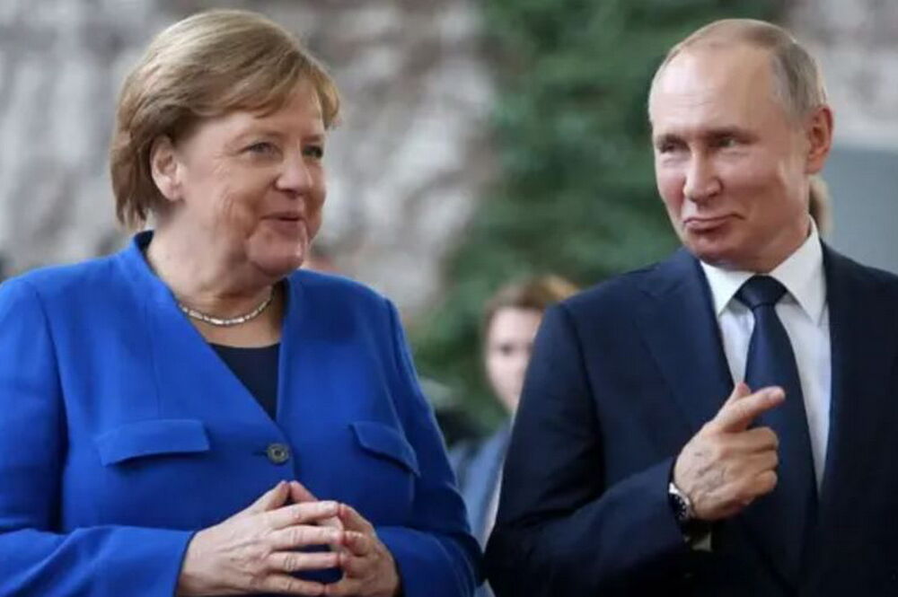 Меркель призналась, что намеренно тормозила процесс вступления Украины в НАТО