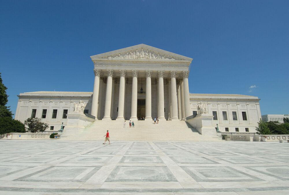 Указ Трампа про заморожування грантів призупинено Верховним судом