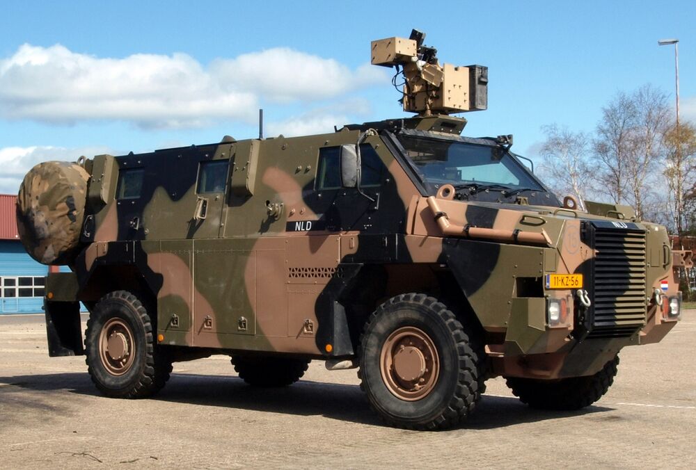 Україна почала отримувати броньовану техніку з Австралії