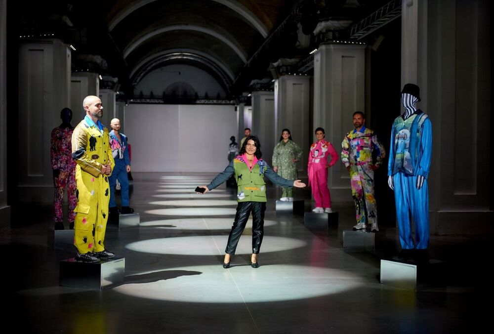 Телезірки представили на одязі від OVERALL твори молодих українських художникі: Твій День у моді та мистецтві