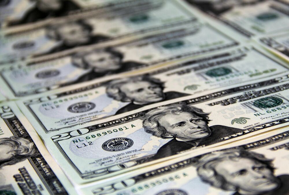 Курс доллара в Украине растет третий день подряд