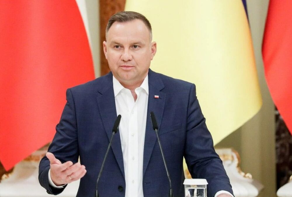 Дуда: для решительного контрнаступления Украине нужно еще больше оружия  Дуда: для решительного контрнаступления Украине нужно еще больше оружия