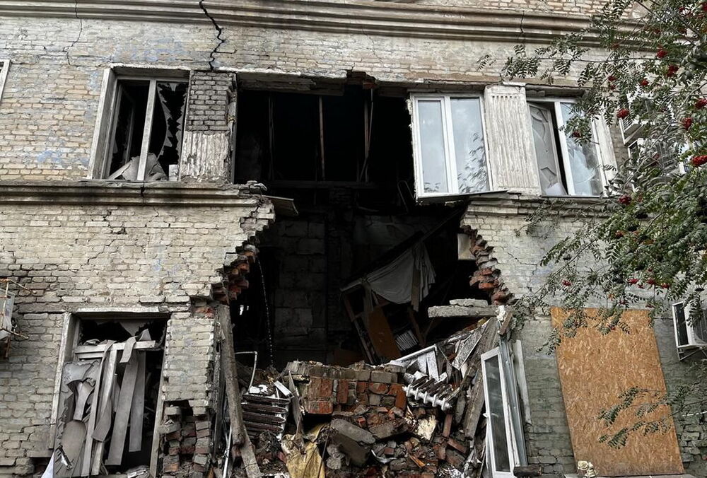 Удар по Покровску: одна из российских ракет попала в здание соцзащиты, где были десятки человек