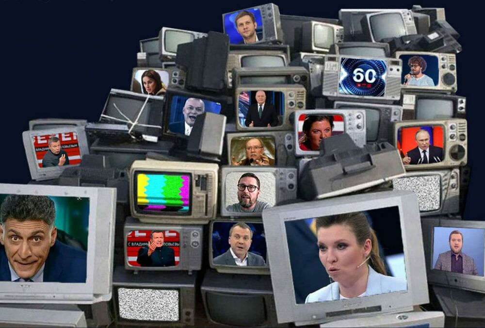 Зеленский ввел санкции против прокремлевских СМИ и ”военкоров”