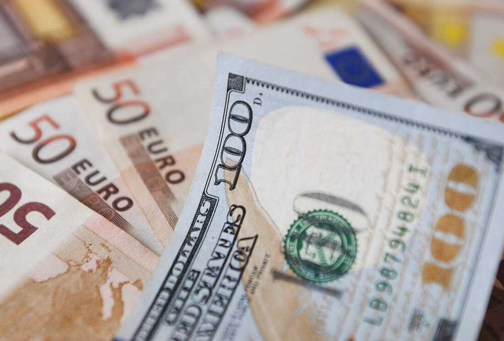 Впервые в истории курс евро превысил 48 гривен