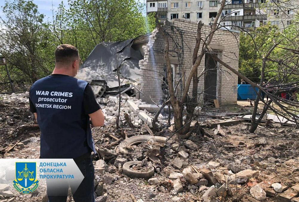 Росіяни вдарили по житловому кварталу Краматорська: поранено чотирьох людей