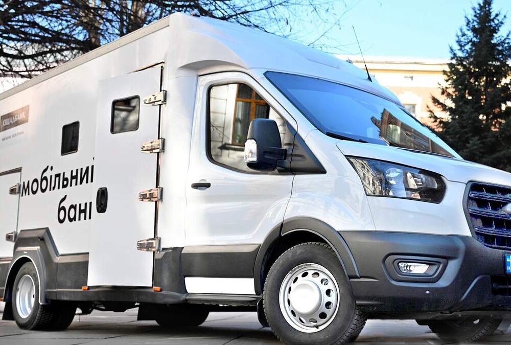 Венгрия вернет Ощадбанку инкассаторские машины, но без денег, - СМИ