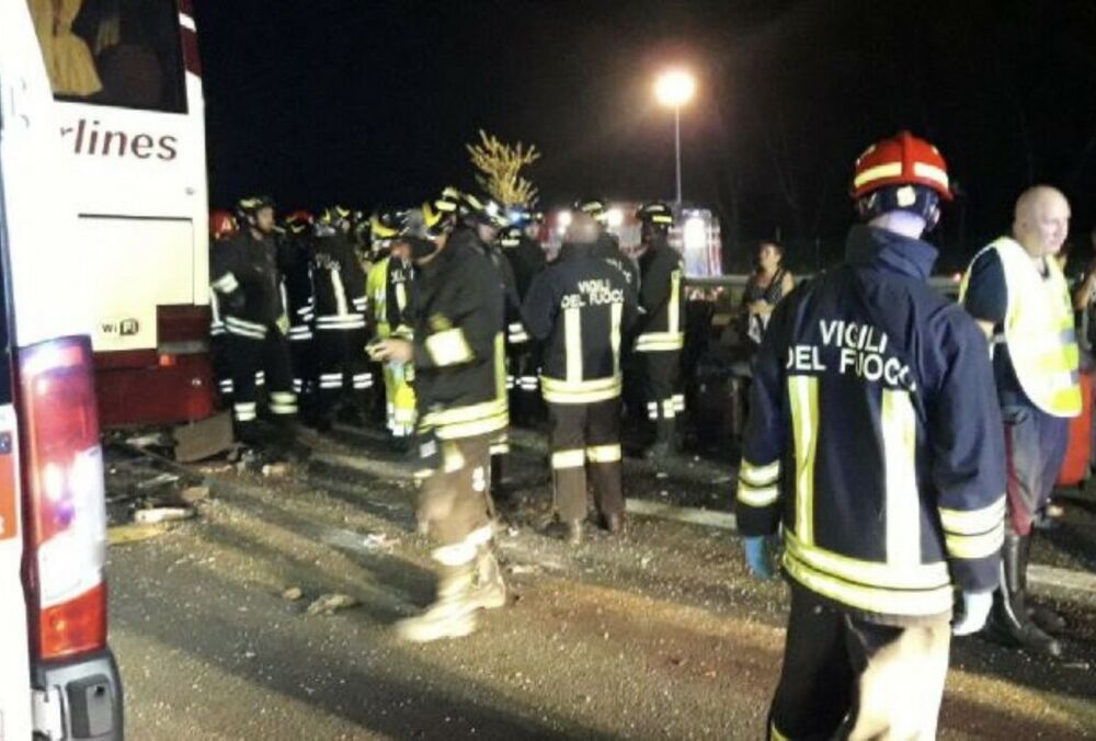 У МЗС розповіли про стан постраждалих під час аварії в Італії