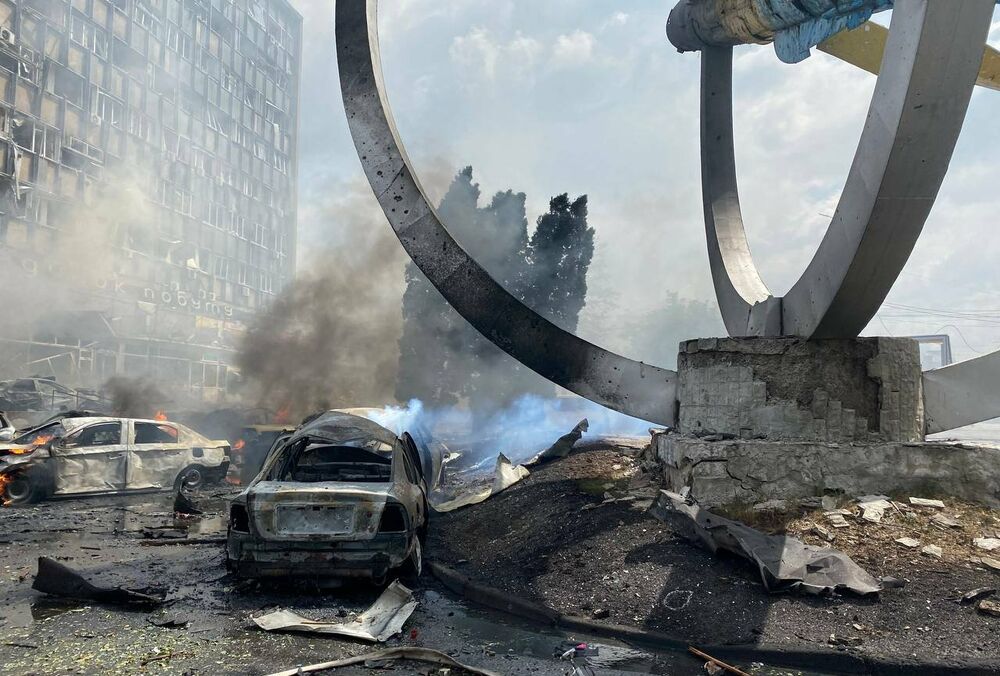 Вінниця: удар завдали ракетами ”Калібр”, серед загиблих член команди співачки ROXOLANA