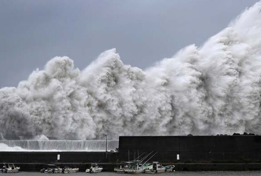  Ледяной дождь и шквальный ветер: Япония оказалась во власти мощного тайфуна 
