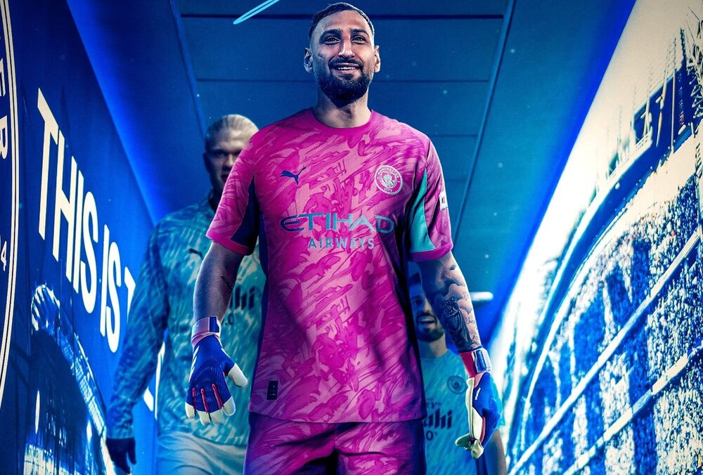 Манчестер Сити подписал звездного голкипера