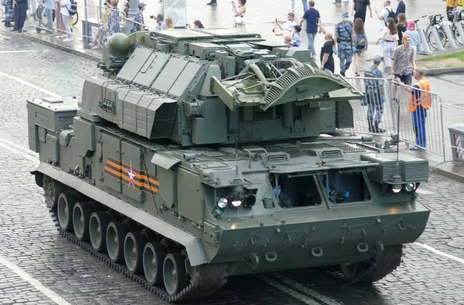 Аналогов нет: Россия начала прикручивать сухопутные ЗРК ”Тор” на корабли