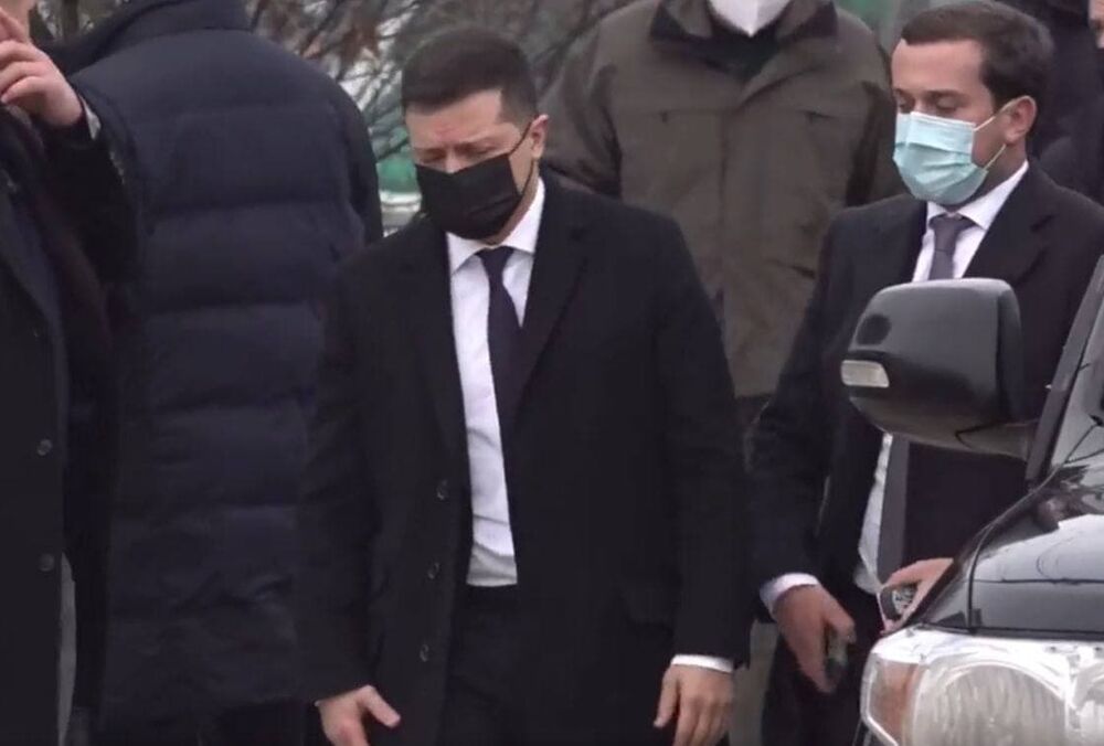 В Харьков приехал президент Украины Владимир Зеленский. Его визит связан с пожаром - ВИДЕО