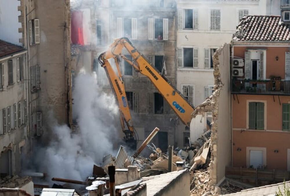 Обвал дома в Марселе: из-под завалов достали шесть погибших