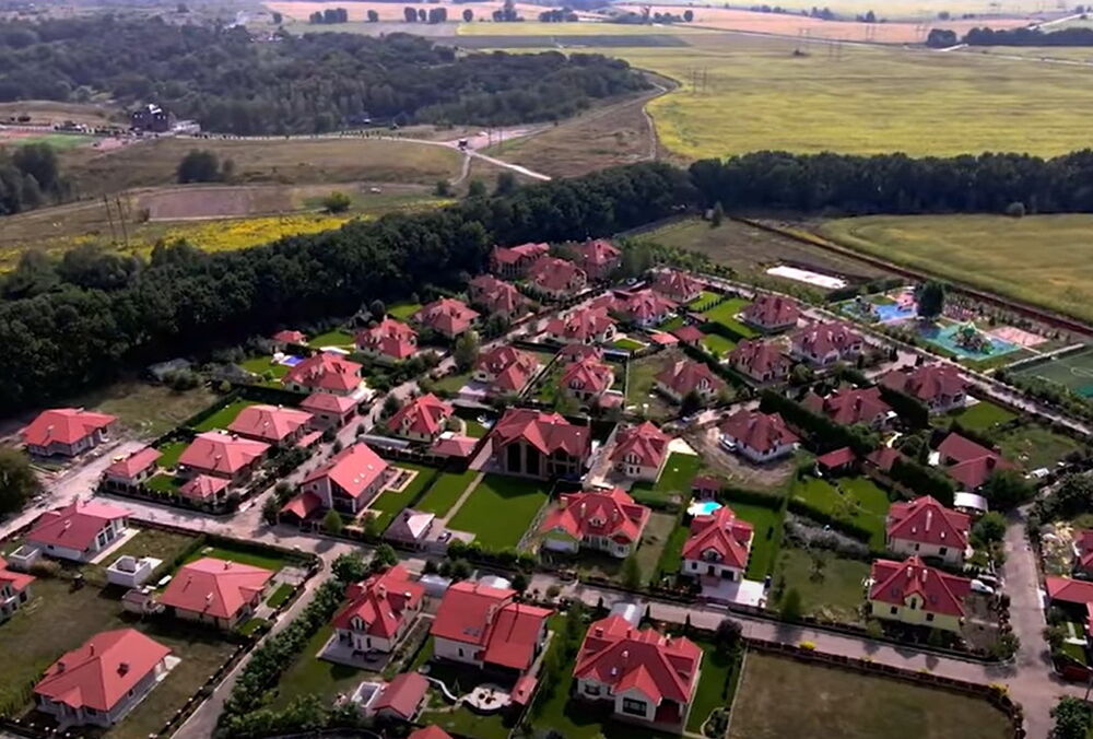 Мати топ-чиновника СБУ купила елітну нерухомість на 16 млн грн Мати топ-чиновника СБУ купила елітну нерухомість на 16 млн грн