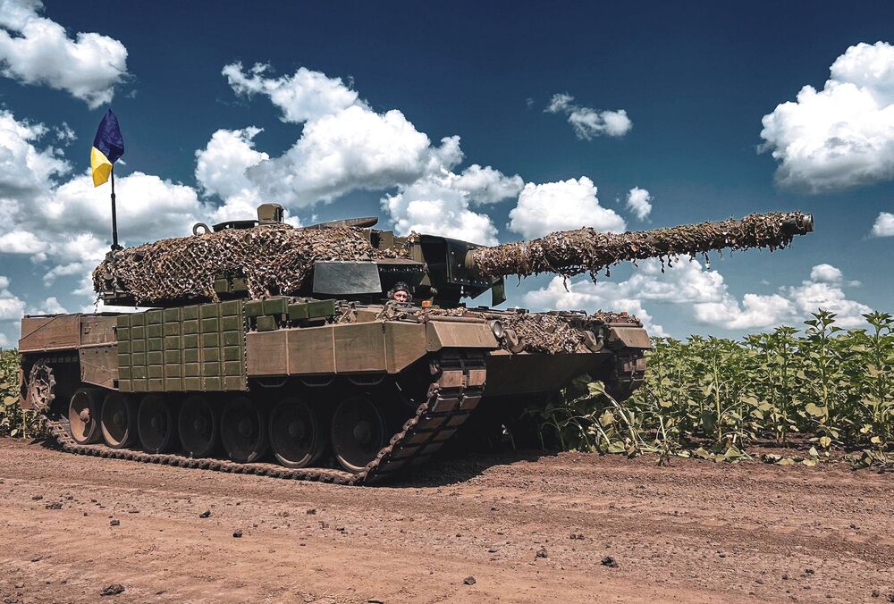 ЗСУ змінили тактику контрнаступу після серйозних втрат у техніці, - NYT