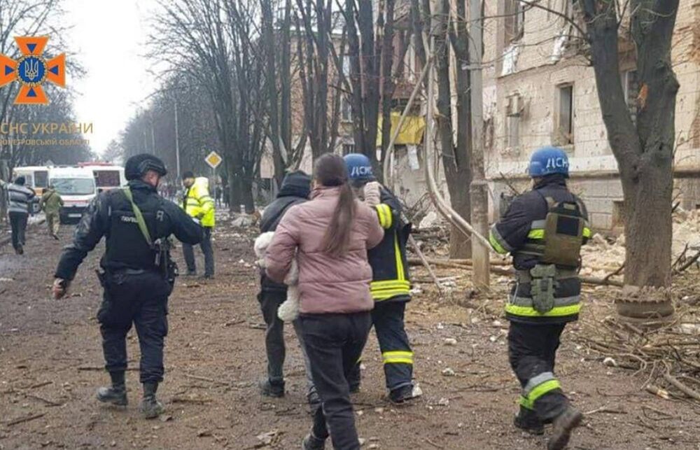 Окупанти атакували Кривий Ріг дронами та ракетами: є влучення та пожежі