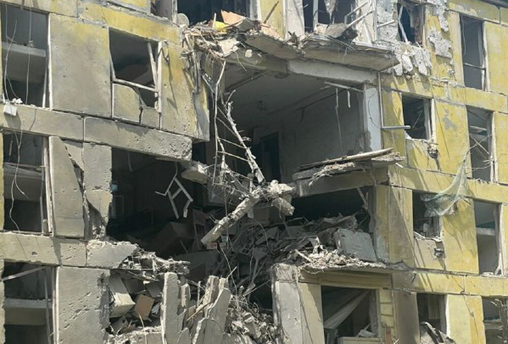 Оккупанты массированно обстреляли Запорожскую область, попав в остановку транспорта: фото