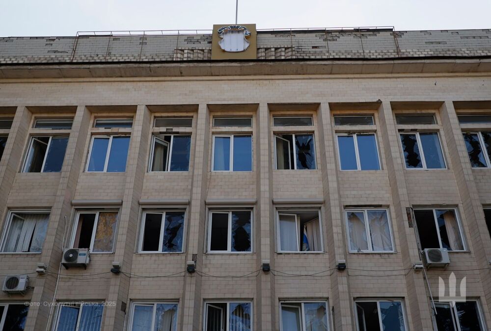 Российские военные атаковали центр Краматорска Российские военные атаковали центр Краматорска